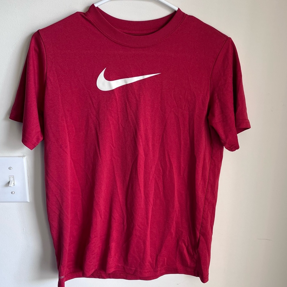 Nike Center Swoosh Dri-Fit Tee Red Boys Size Large GUC